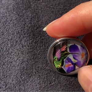 Hummingbird Snap Button | NWOT